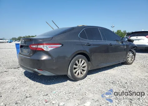 2018 Toyota Camry L из США, поврежденный, VIN 4T1B11HK0JU005397